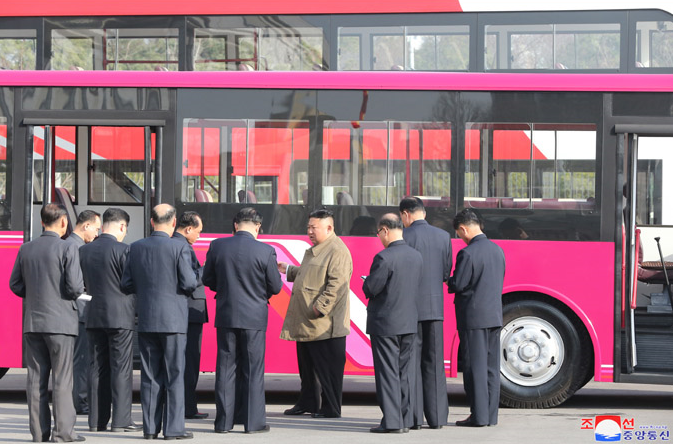 金正恩视察平壤民生项目：要为有功者再新建800套住宅