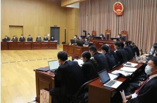 中纪委再点名天津黑老大刘凤学：百辆豪车接他出狱，鞭炮“炸”百米街道