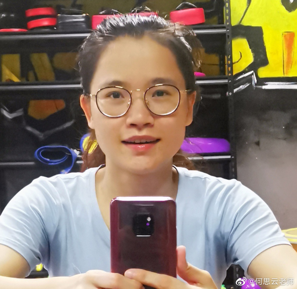 举报者何思云，失败的特岗教师与成功的螺蛳粉微商