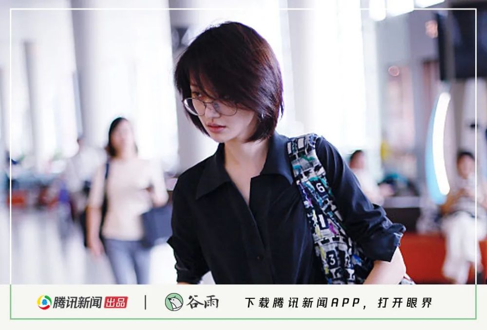 郑爽和母亲漫长的战争：放飞自我频上热搜，母女关系失控