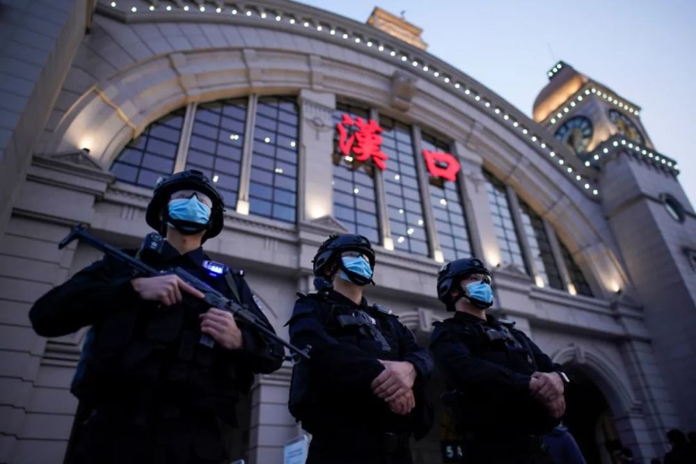 滥用“战时状态”不利于抗疫大局