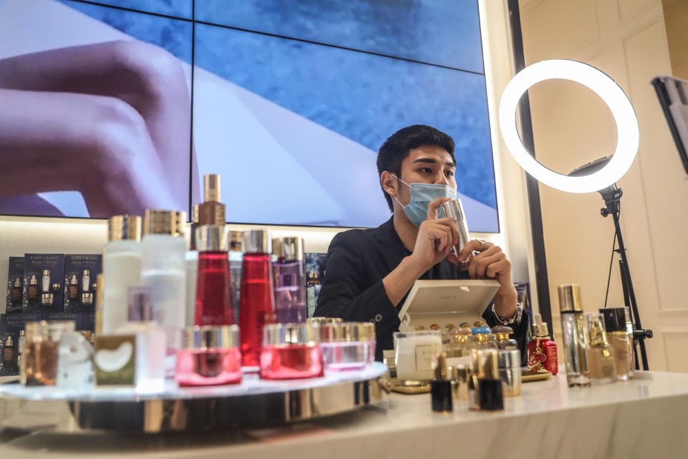 东北95后扎堆快手：过了山海关都是赵本山，吃完直播红利怎么办？