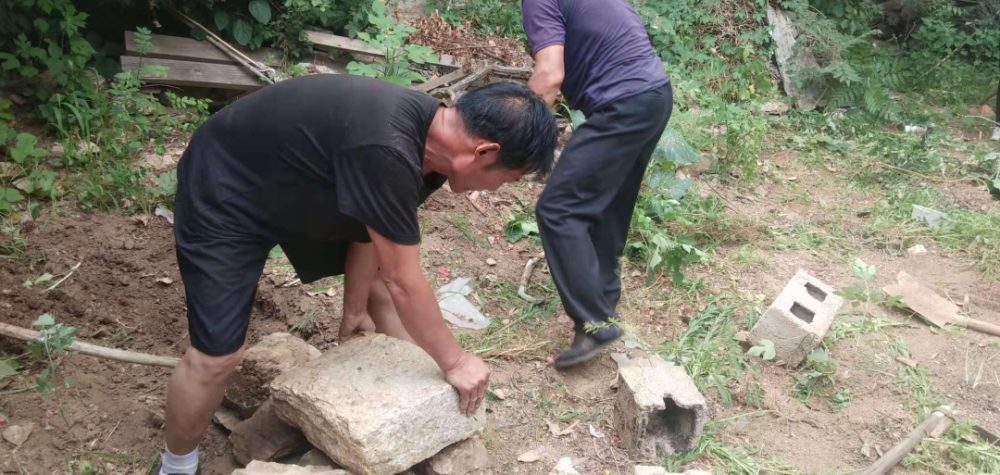 教师为女学生担保贷款后被拉黑：替学生还完11万，终于大哭一场