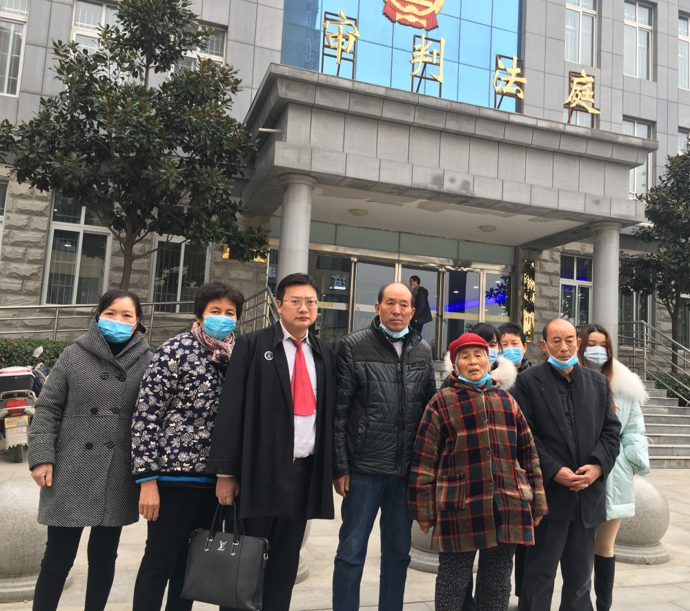 河南“两儿一孙”被枪杀案二审维持死刑 家属：会到死者坟前告诉结果