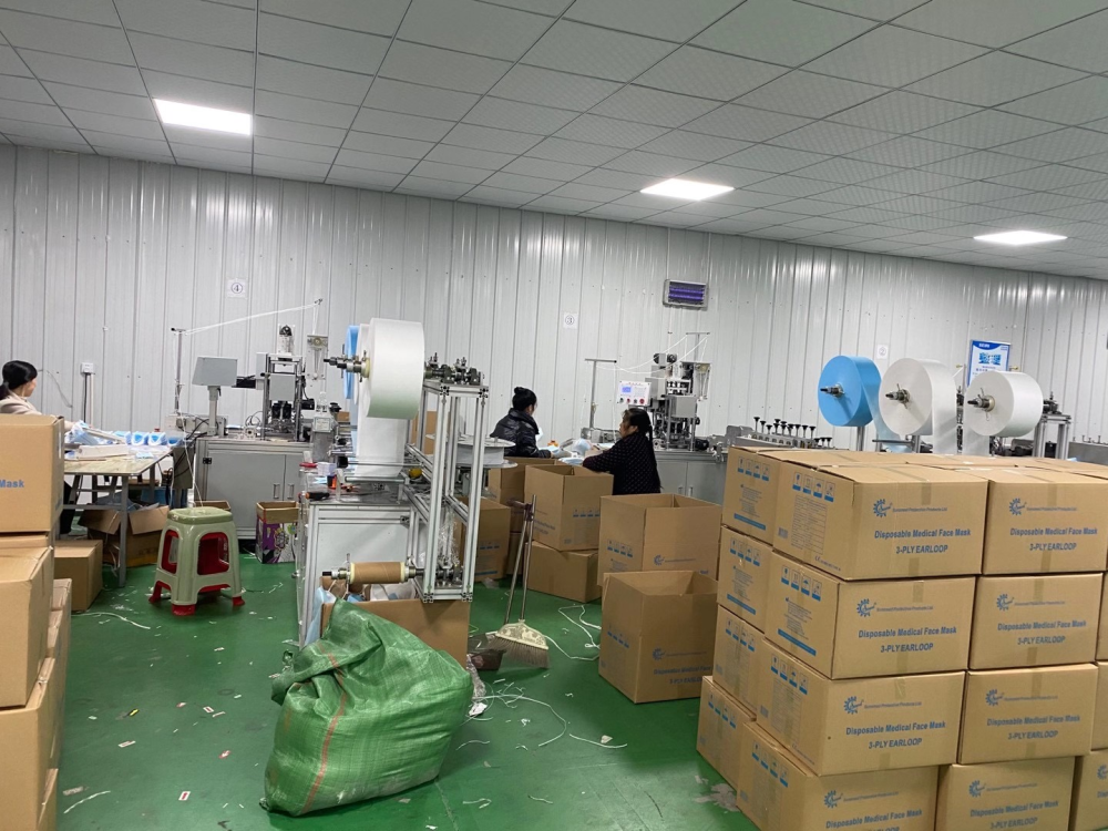 疫情下的口罩贩子：地产商2400万投资被套 倒爷开口罩厂血亏