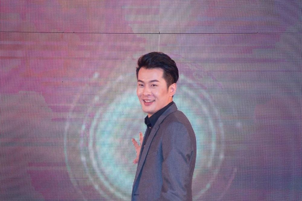 控粉虐粉，“pua”徒弟，被燕窝扳倒的辛巴还能维系“家族”吗？